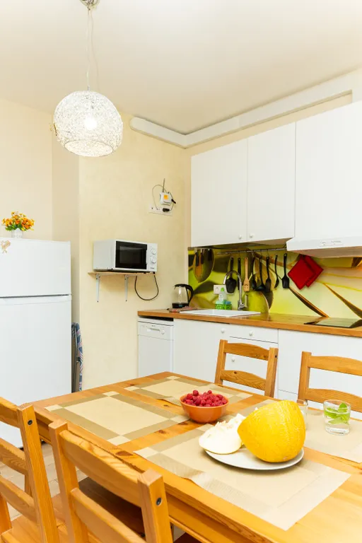 Просторная студия с видом на горы