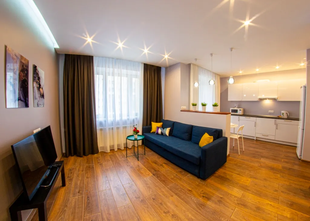 Современная студия бизнес класса с выходом в парк