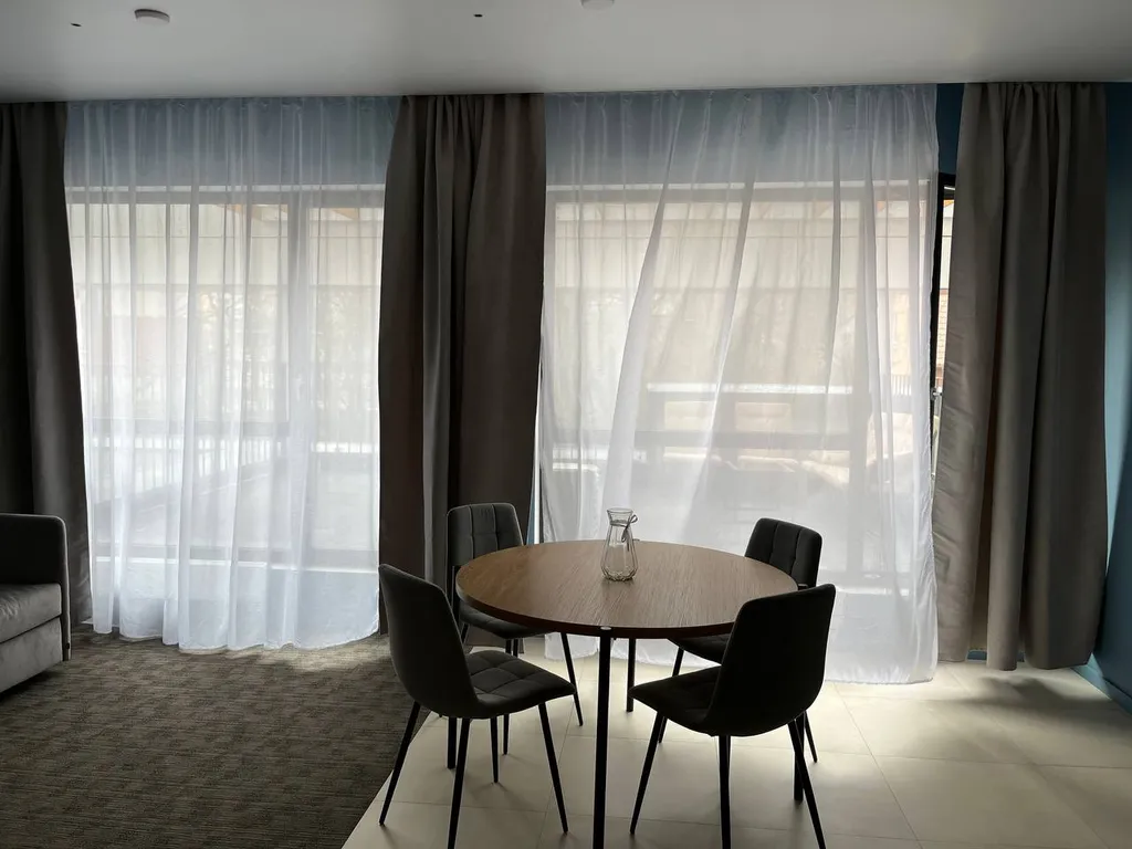 Новый апартамент с террасой в центре Светлогорска