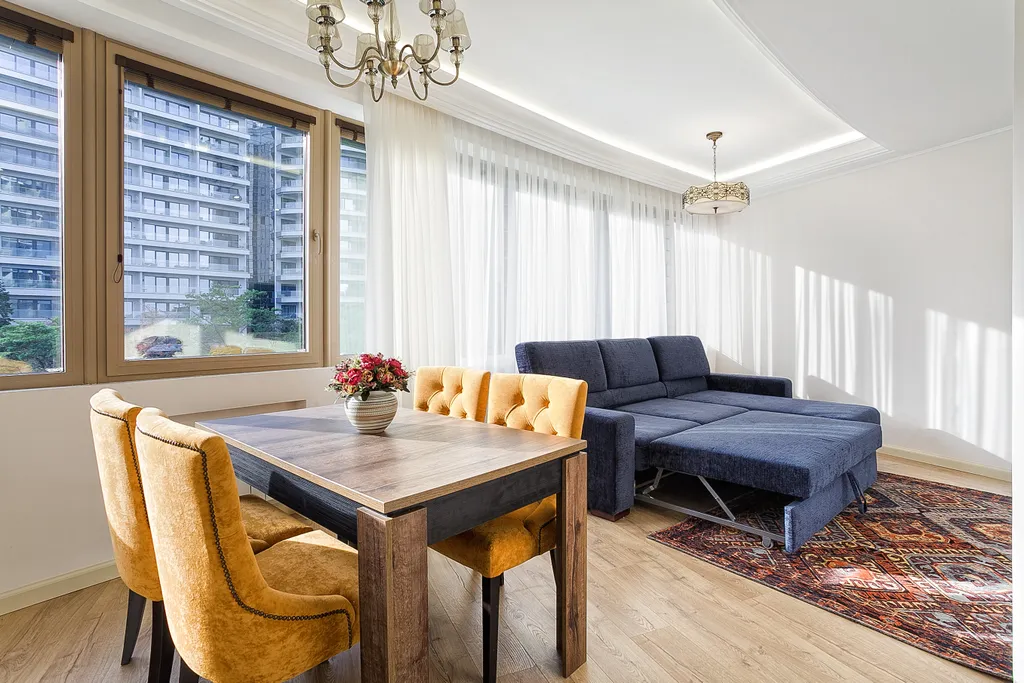 Квартира с отдельным залом и отдельной спальней с террасой на парк