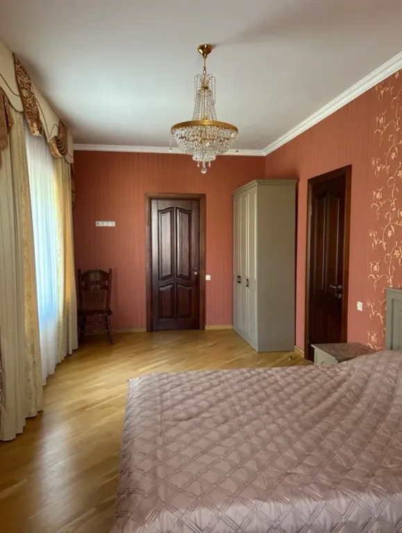 Просторный дом в районе центра