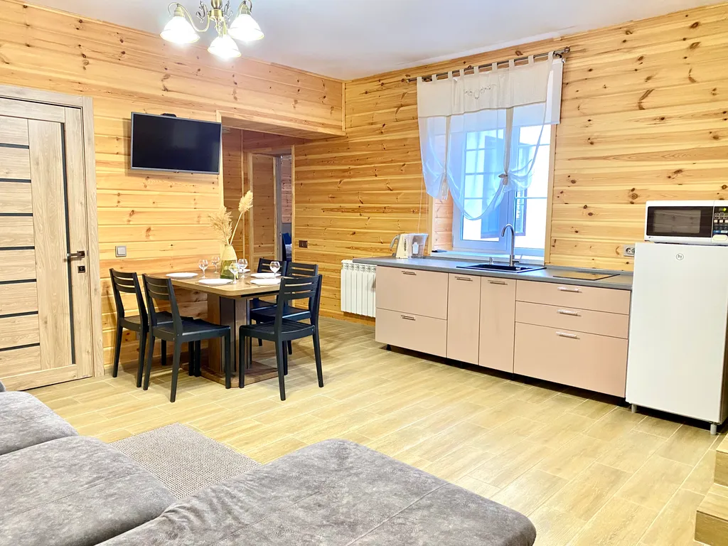 Апартамент С, Семейный