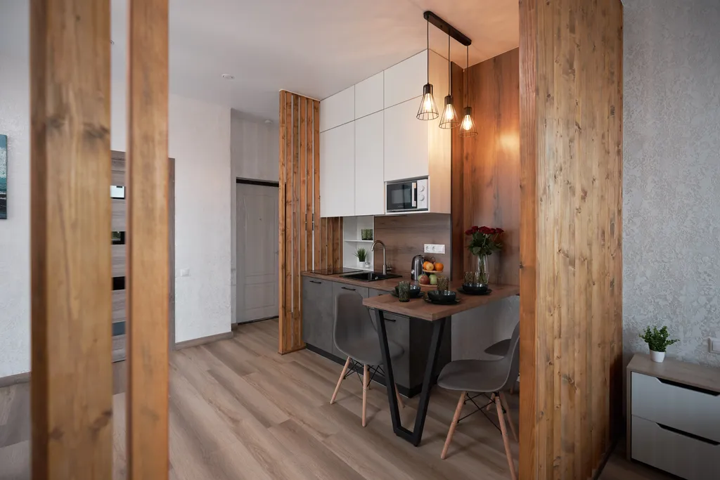 Студия с дизайнерским ремонтом