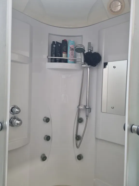 В историческом доме в центре города, уютные апартаменты, своя парковка