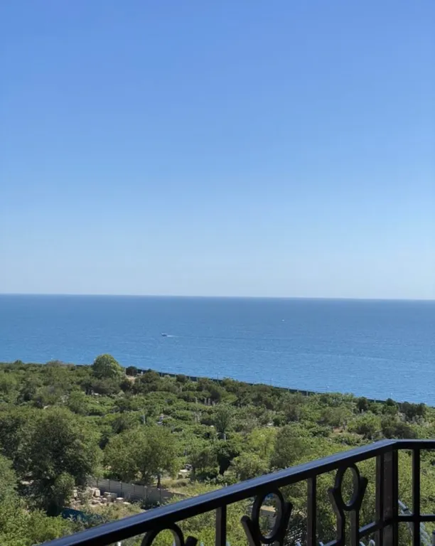 Квартира с видом на море