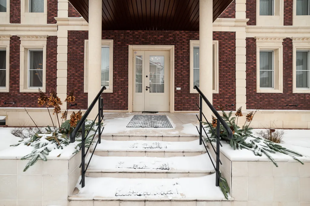 Коттедж 8-комнатный Дом — Голиково