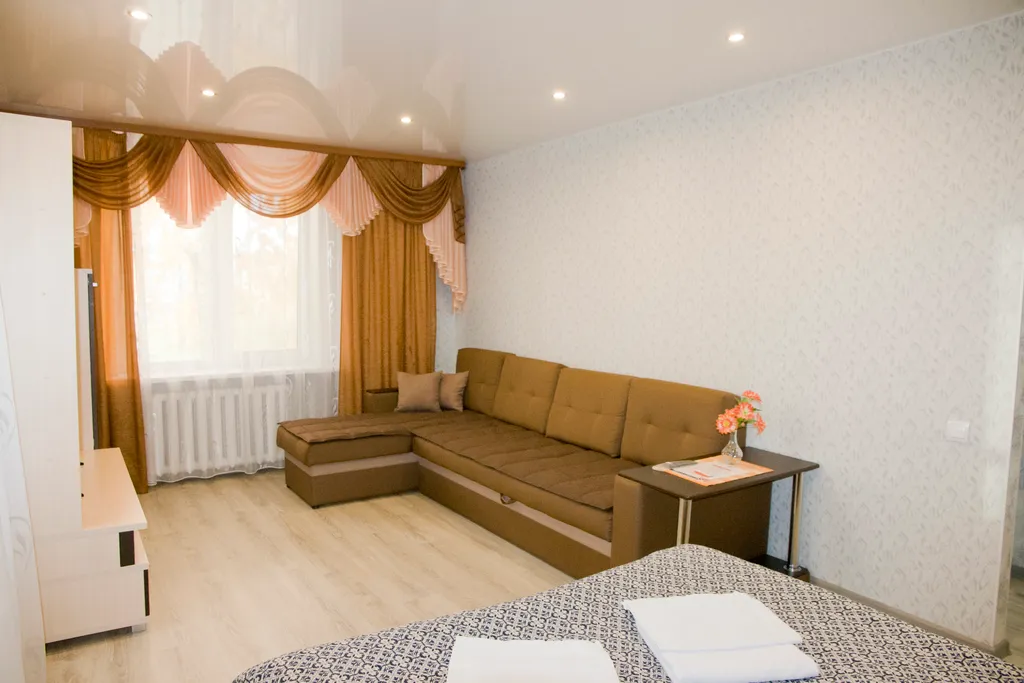 Однокомнатная люкс около Универсама-1