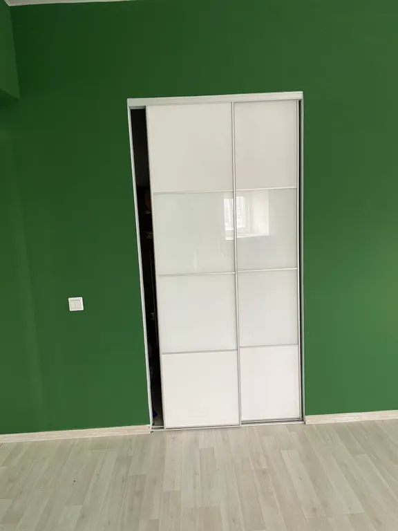 Шикарная студия с выходом на собственную крышу с садовой мебелью