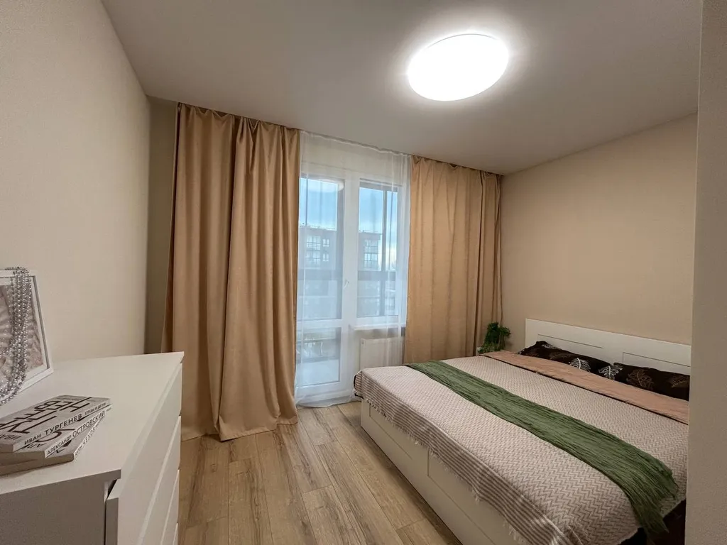 Современная евродушка у военной части