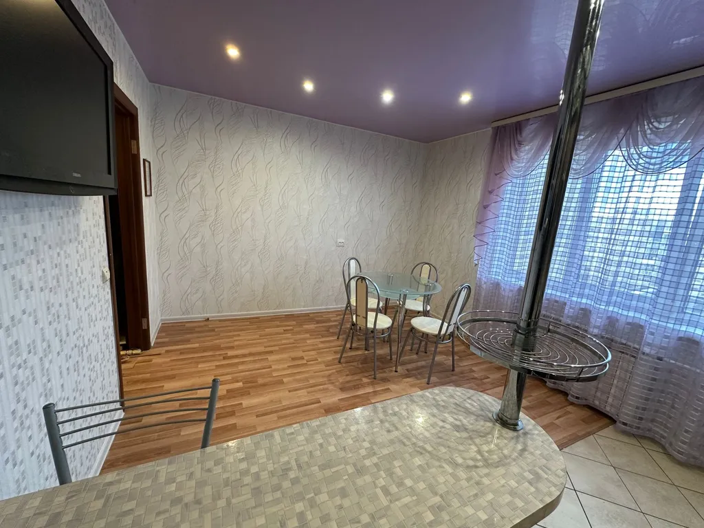 Квартира Уютная трешка — Волхов