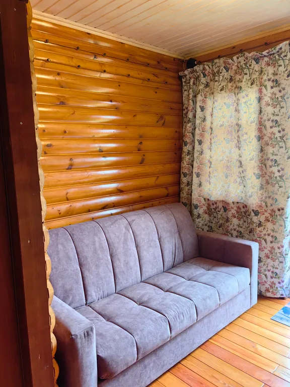 Дом с видом на озеро Волго