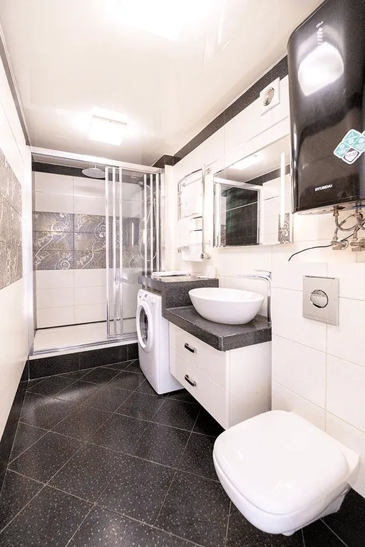 С панорамным видом рядом с проспектом Ленина