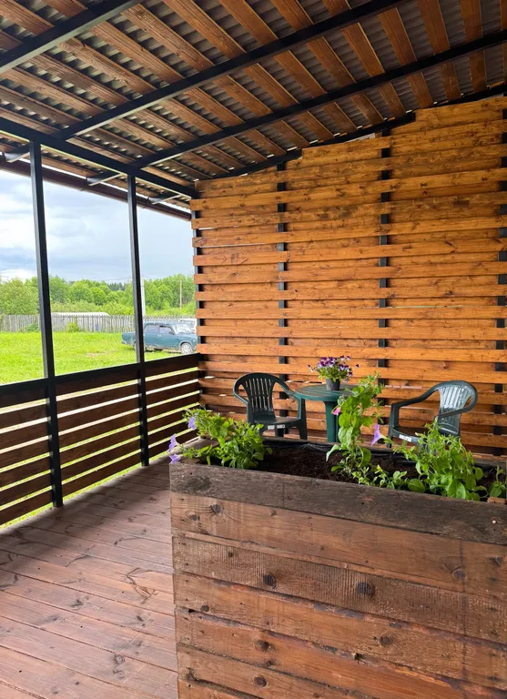 Квартира с личной верандой и парковкой