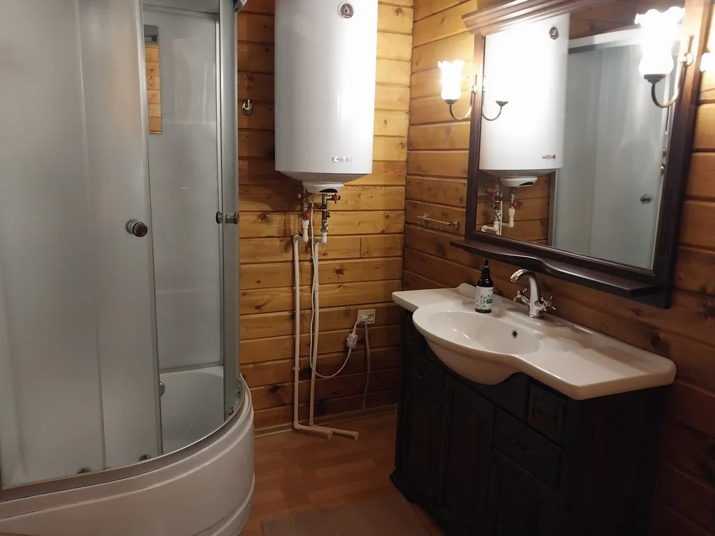 Коттедж-дуплекс на берегу озера Глубокое