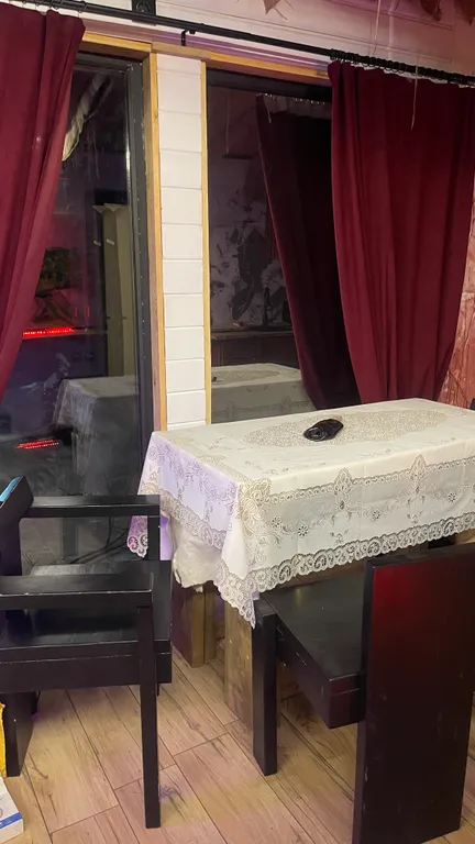 Арт-баня дюпло возле реки в окружении реликтового леса