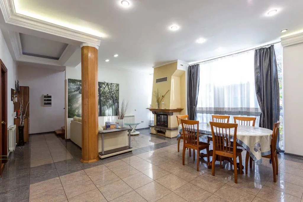 Двухэтажный дом на Турчинского