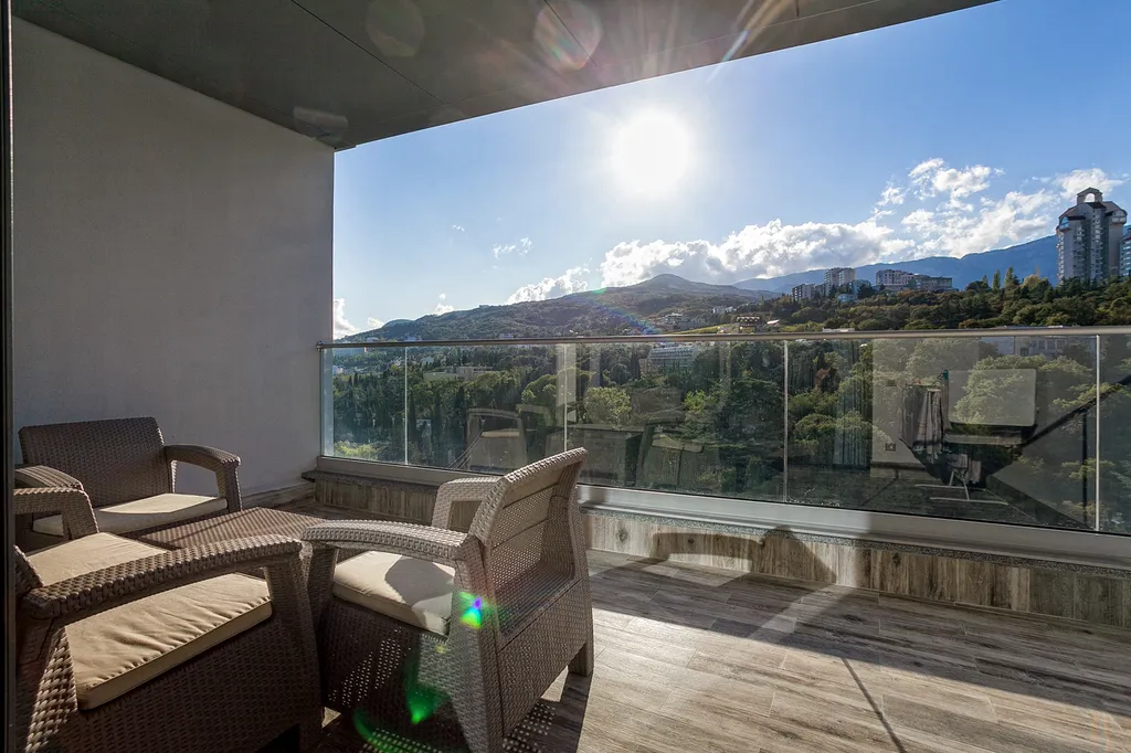 Видовая квартира с панорамой на горы в Приморском парке