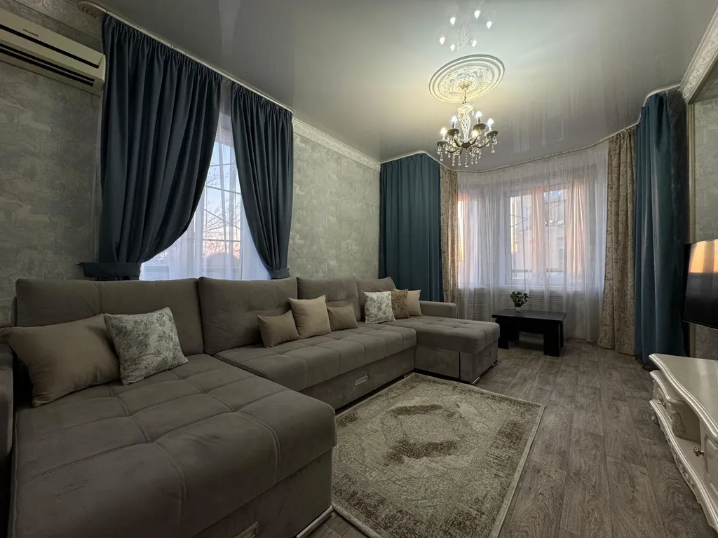 Двухкомнатная квартира рядом с Кремлем