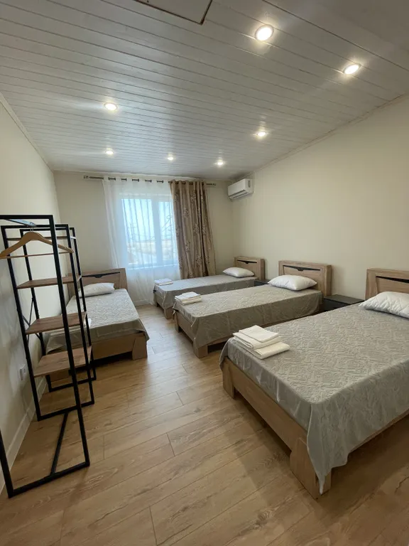 Домик у моря с бассейном