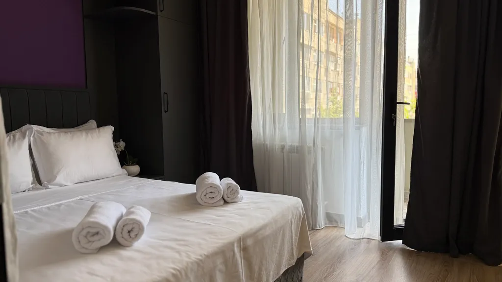 Уютный апартамент с 2 спальнями рядом с Сизнс парк