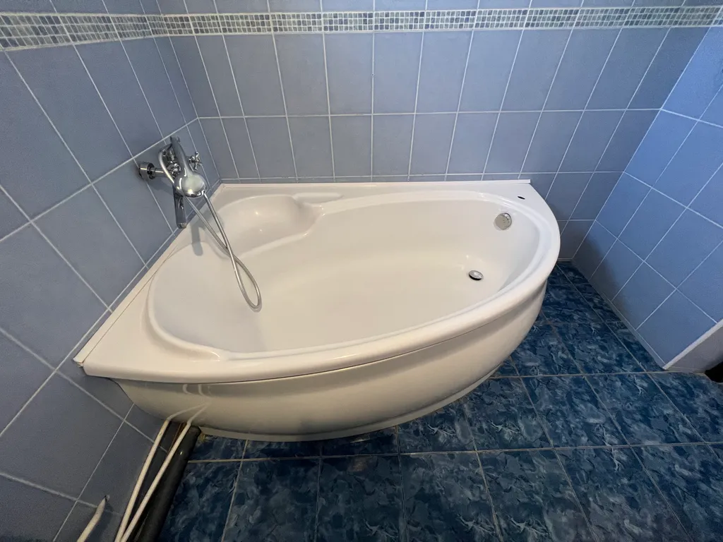 Дом с бассейном и баней