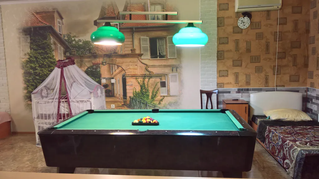 Дом с бассейном недалеко от моря