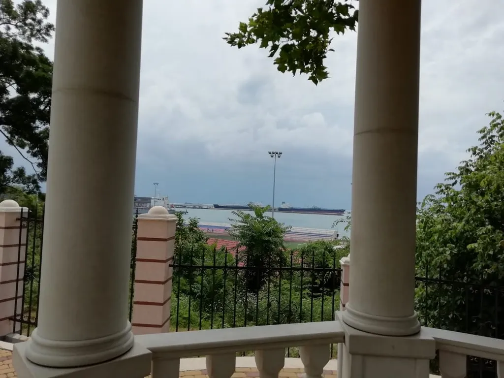 Квартира на набережной