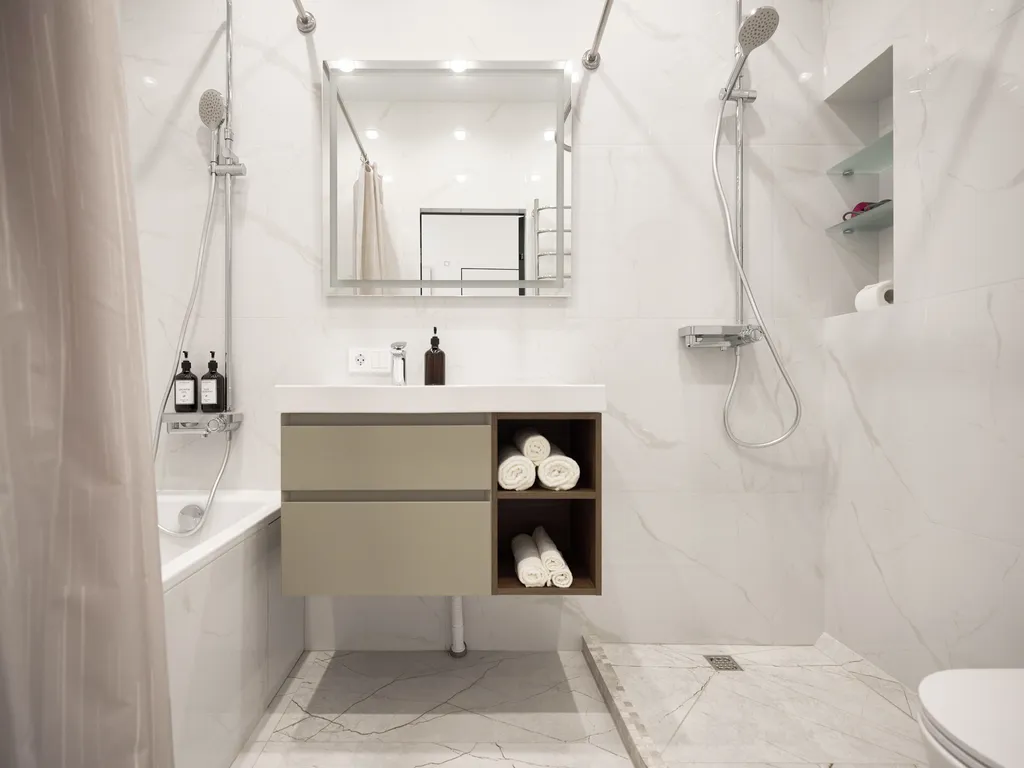 Современная, новая квартира с видом на горы