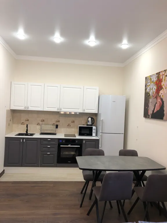 Уютная евро-трехкомнатная квартира с евроремонтом