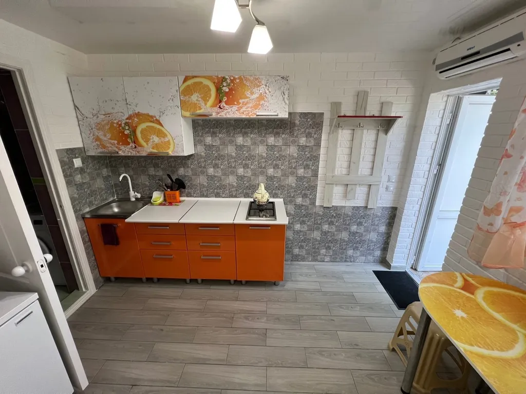 Коттедж Однокомнатный дом с уютным двориком — Евпатория