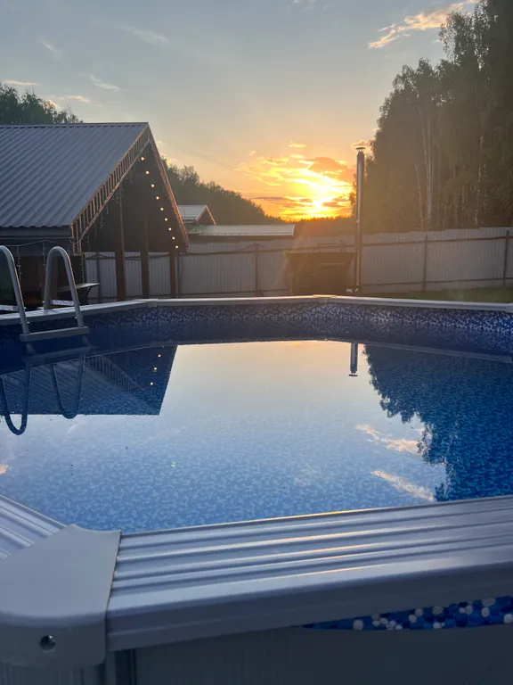 Уютный дом на краю леса