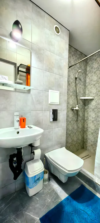 Квартира Квартира 2комн. Апарт автоном. Отоплен, кухня, стирка, балконы, изолированные спальни — Судак