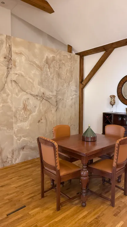 Лофт - мансарда с фронтальным видом на море