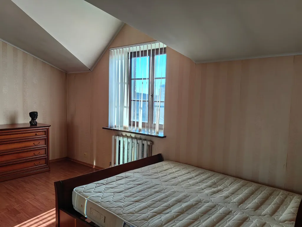 Двухуровневая четырёхкомнатная квартира с сауной