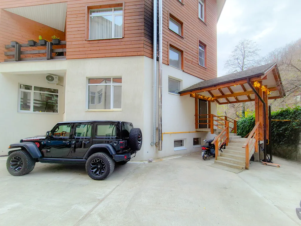 Просторная квартира с видом на горы