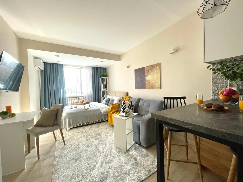 Студия День и Ночь с видом на горы