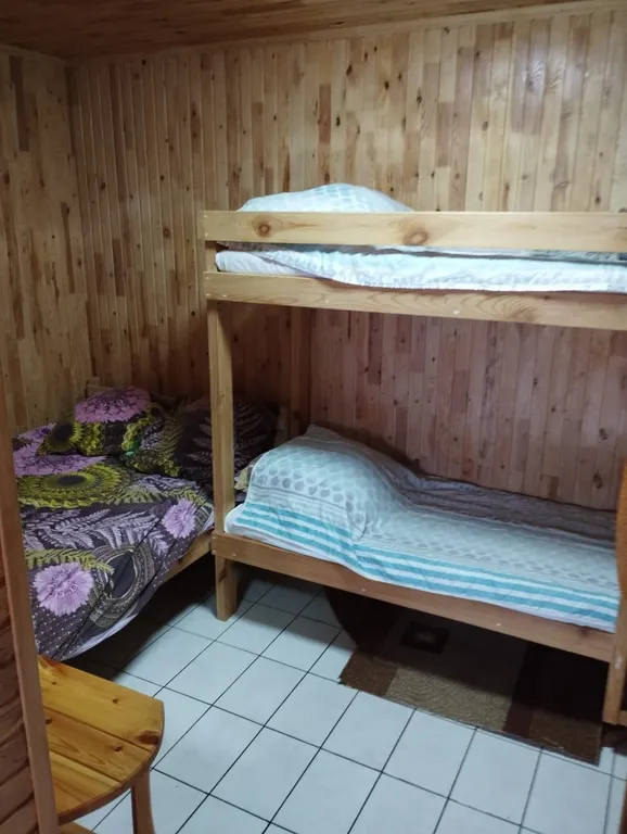 Гостевой домик вдали от берега и шума с кухней, туалетом, душем.