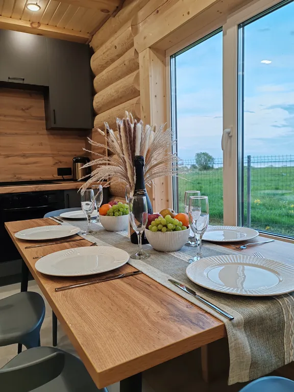 Загородный дом с видом на озеро