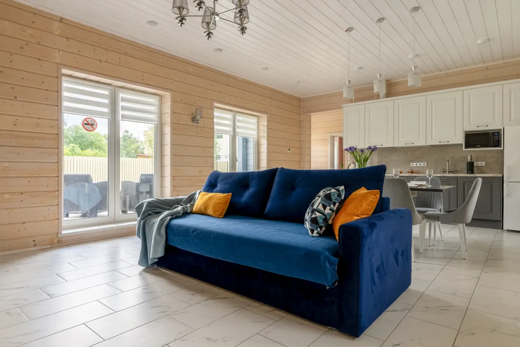 Уютный новый коттедж у озера