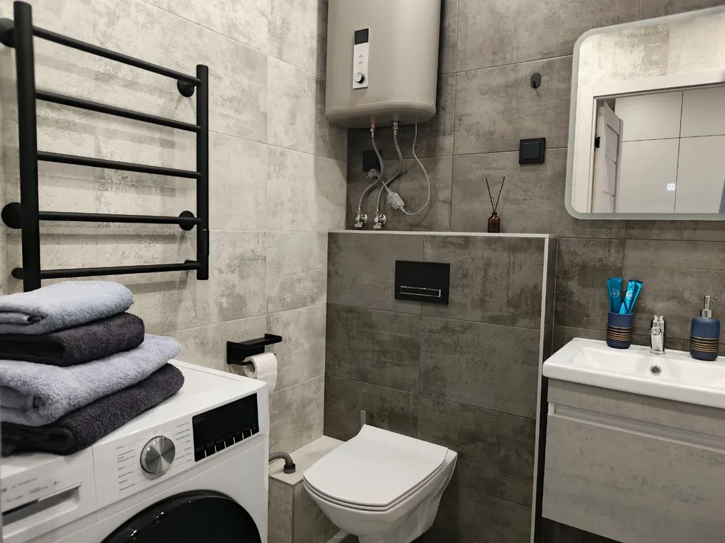 Уютная евродвухкомнатная квартира с дизайнерским ремонтом