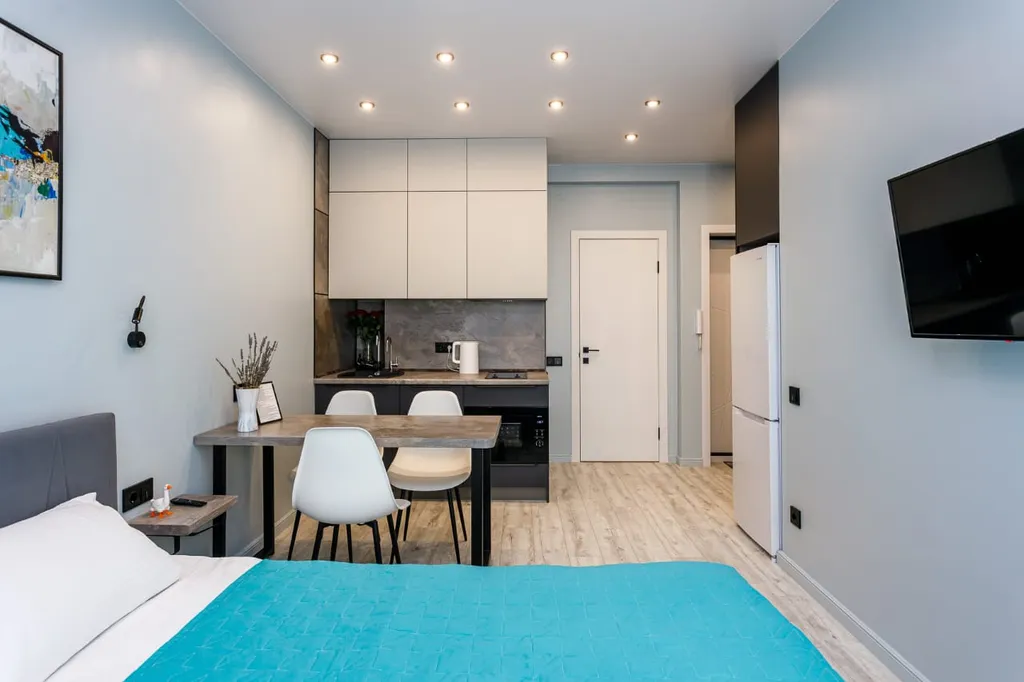 Студия в высотке близко к центру и аэропорту