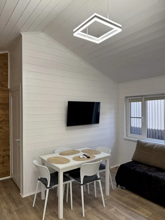 Коттедж Коттедж Деревянный Барнхаус с террасой и парковкой - 7 минут до моря — Геленджик