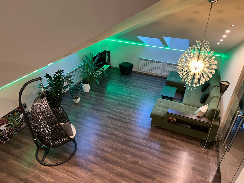 Просторная двухуровневая квартира у Кремля