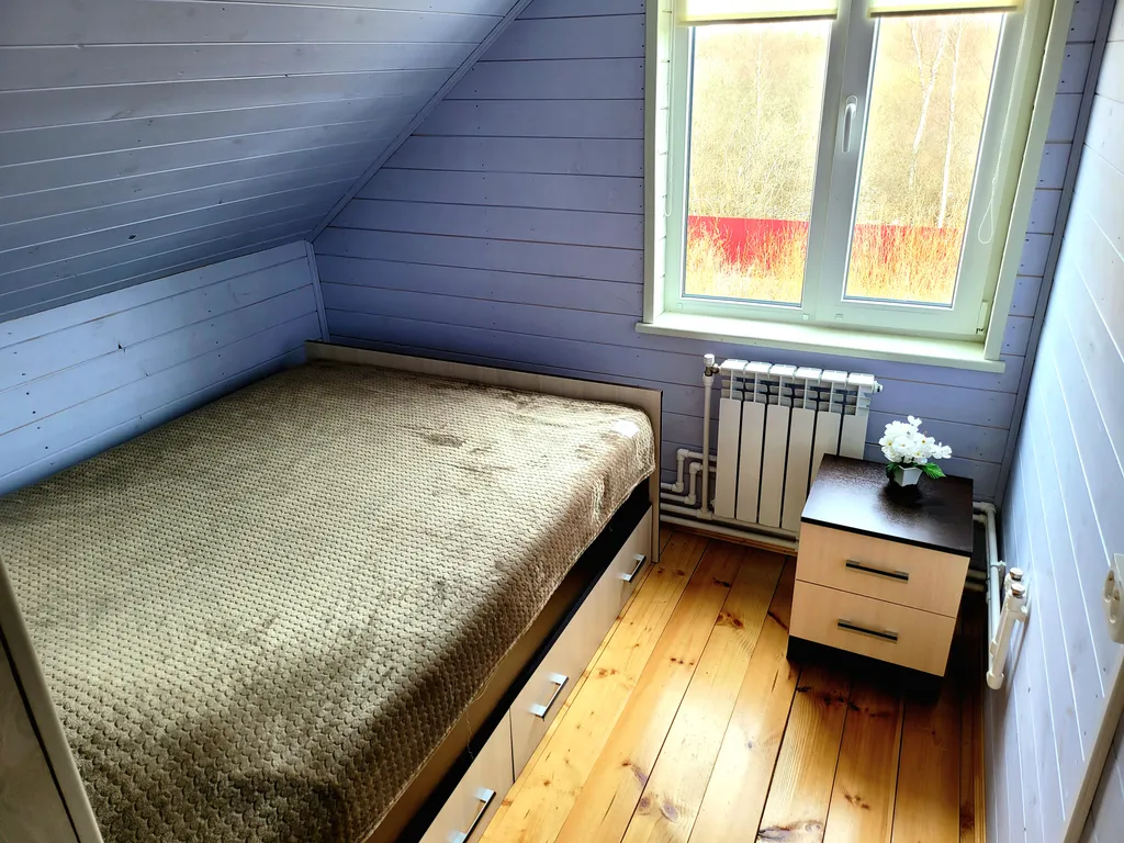 Дом с баней для большой семьи или дружной компании рядом с озером.