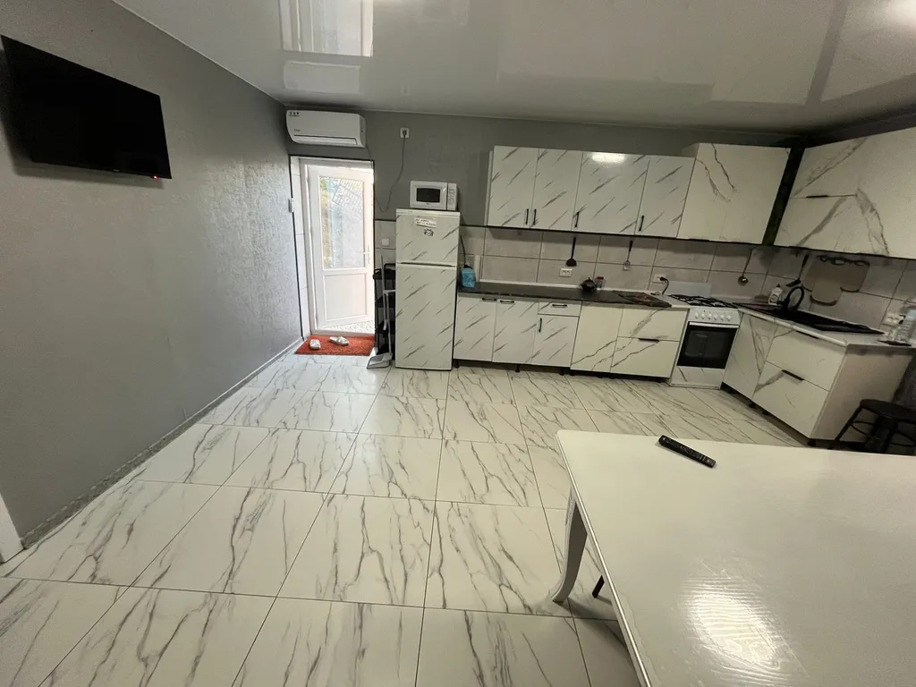 Трёхкомнатный дом под ключ без хозяев и соседей на территории