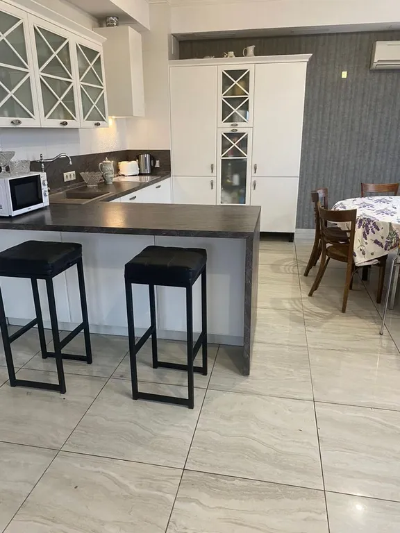 Дом с камином, бассейном, баней и джакузи