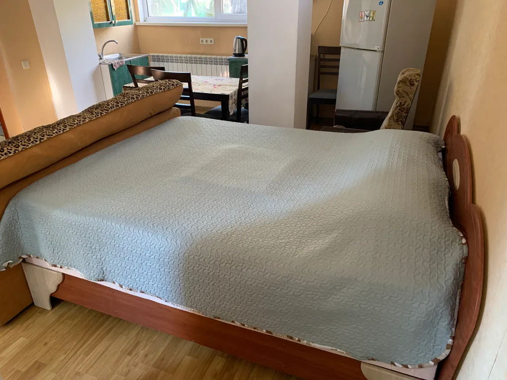 Апартаменты в самом центре Ялты у моря с парковкой бонус