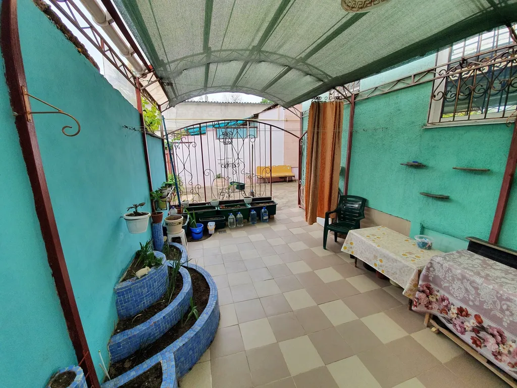 Двухкомнатный дом рядом с театральной площадью в евпатории