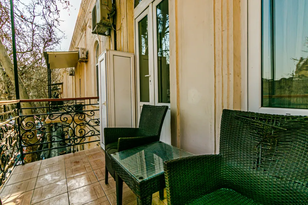 Mojo home i̇n the fountain