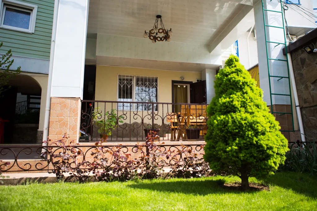 Уютные апартаменты с двориком в центре города